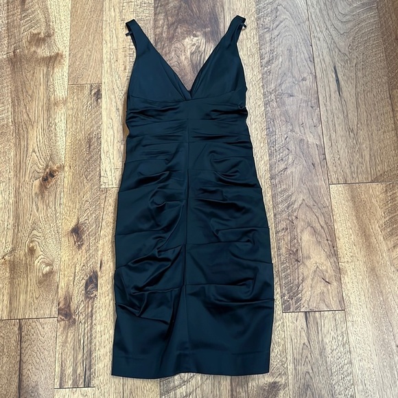 Nicole Miller Woman’s Black Dress Size 4P - Picture 1 of 6
